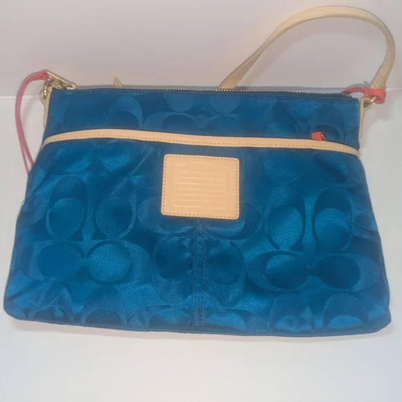 Coach Legacy Weekend Signature Hippie nylon Light Blue🩵teal F24861 1941 Colorb - Picture 3 of 10